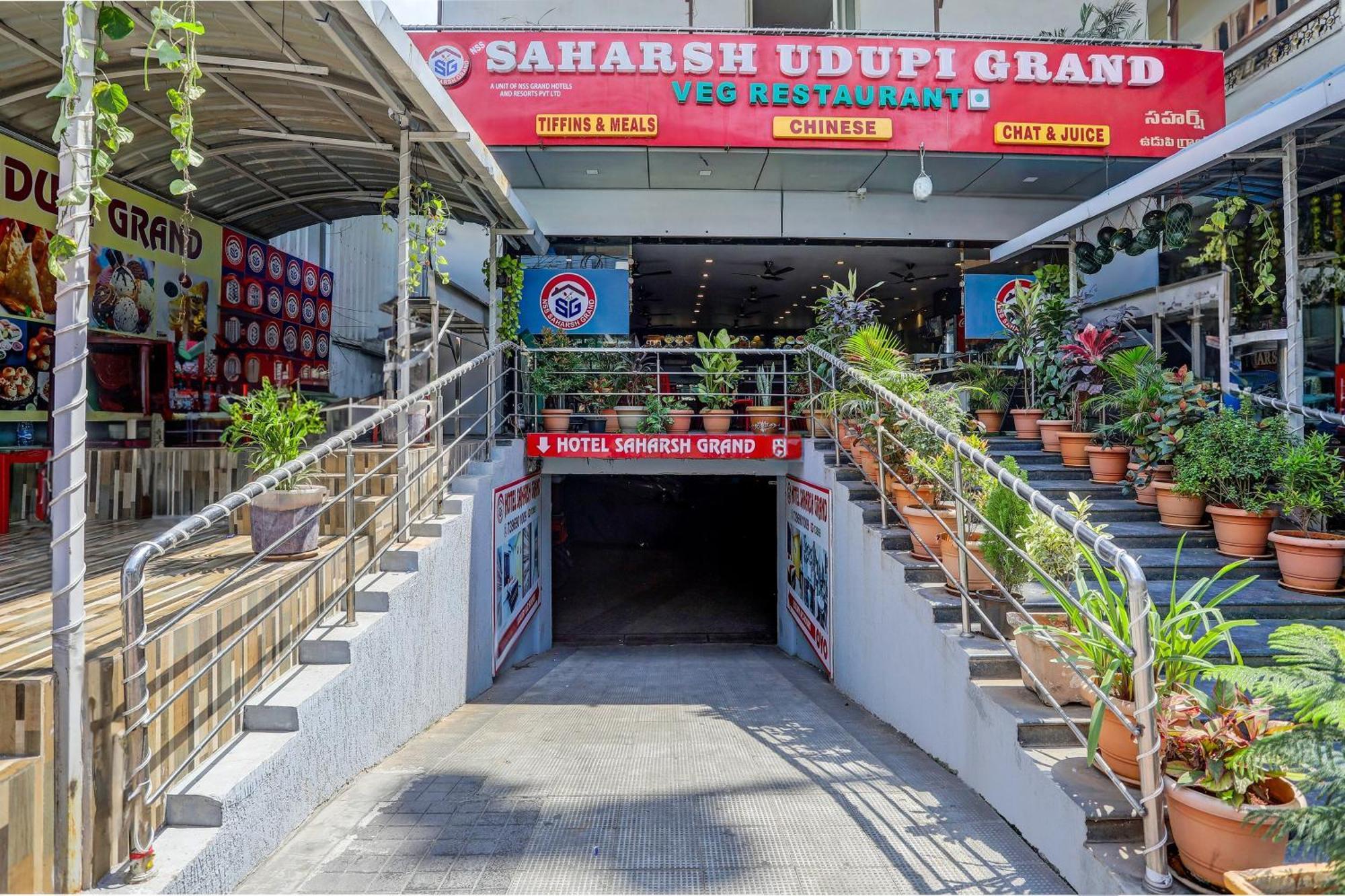 Capital O Saharsh Grand Near Shilparamam Hyderabad Luaran gambar